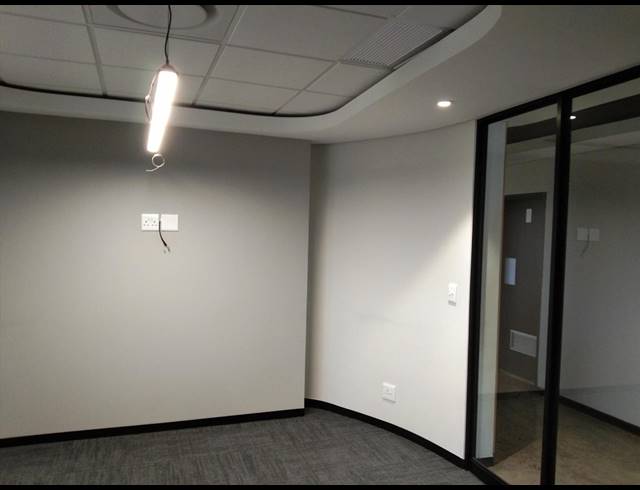 363M² OFFICE TO LET IN KIRSTENHOF
